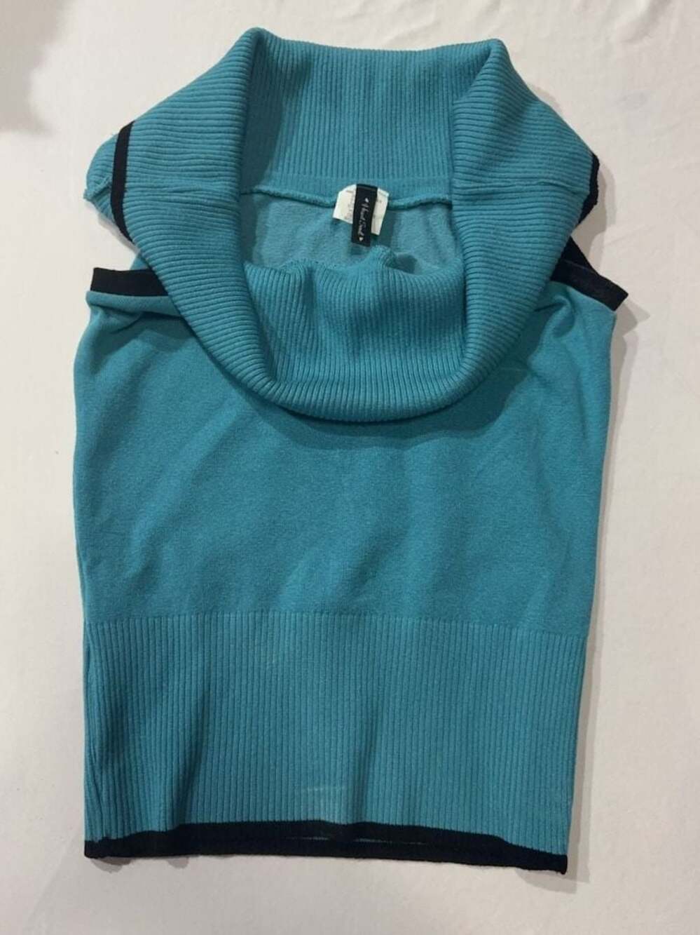 E257 Heart & Soul Sleeveless Cowl Neck Ribbed Sweater Top Size Medium